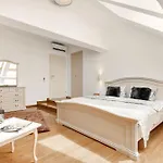 Palace Apartment