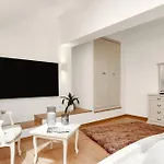 Apartment Palace