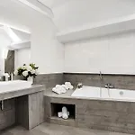 Apartment Palace *