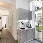 Palace Apartment *