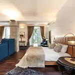 Apartment Palace