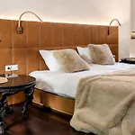 Apartment Palace *