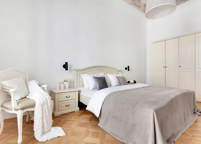 Palace * Λιουμπλιάνα