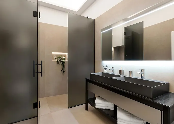 Palace * Λιουμπλιάνα